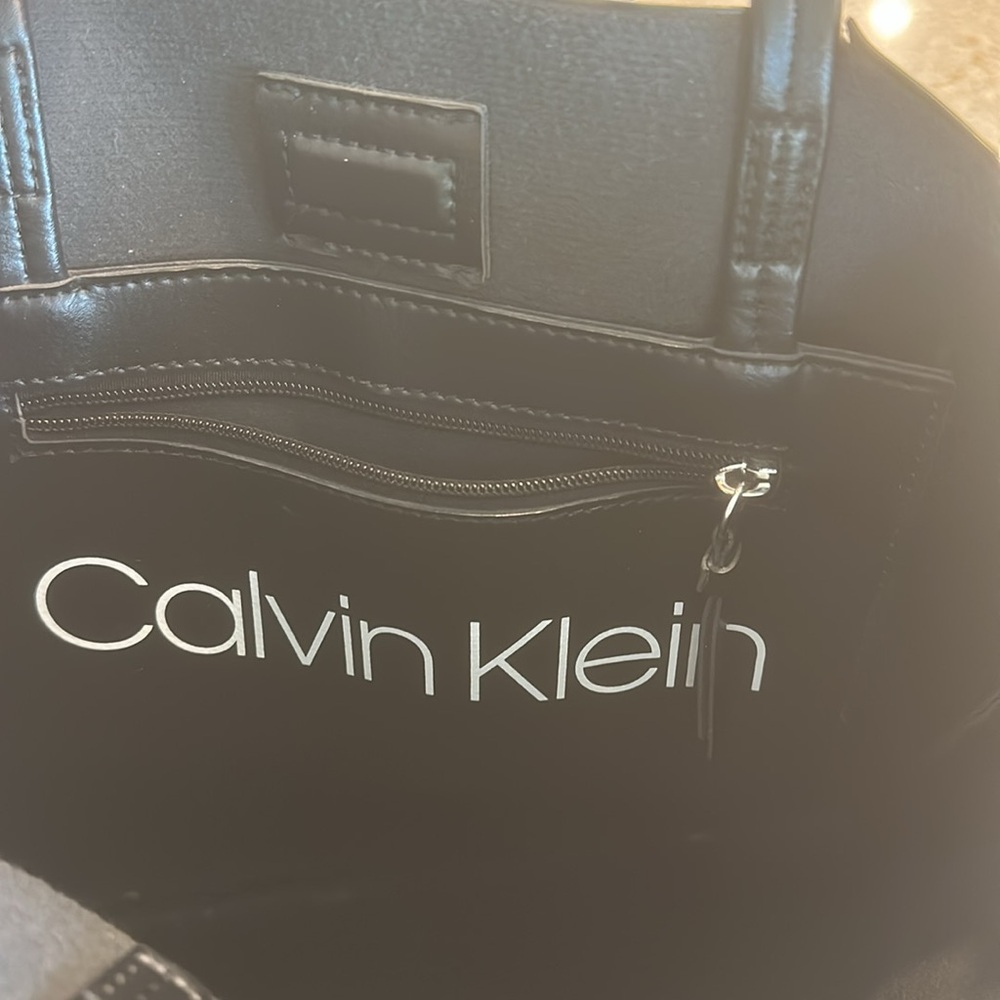 Calvin Klein tote. - Picture 5 of 5